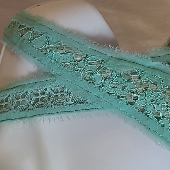 BCBG Maxazria soft green lace fully lined dress - Picture 5 of 12